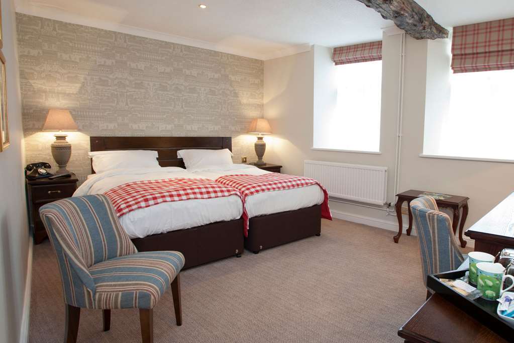 The Fleece At سيرنسيستر الغرفة الصورة A room at the hotel