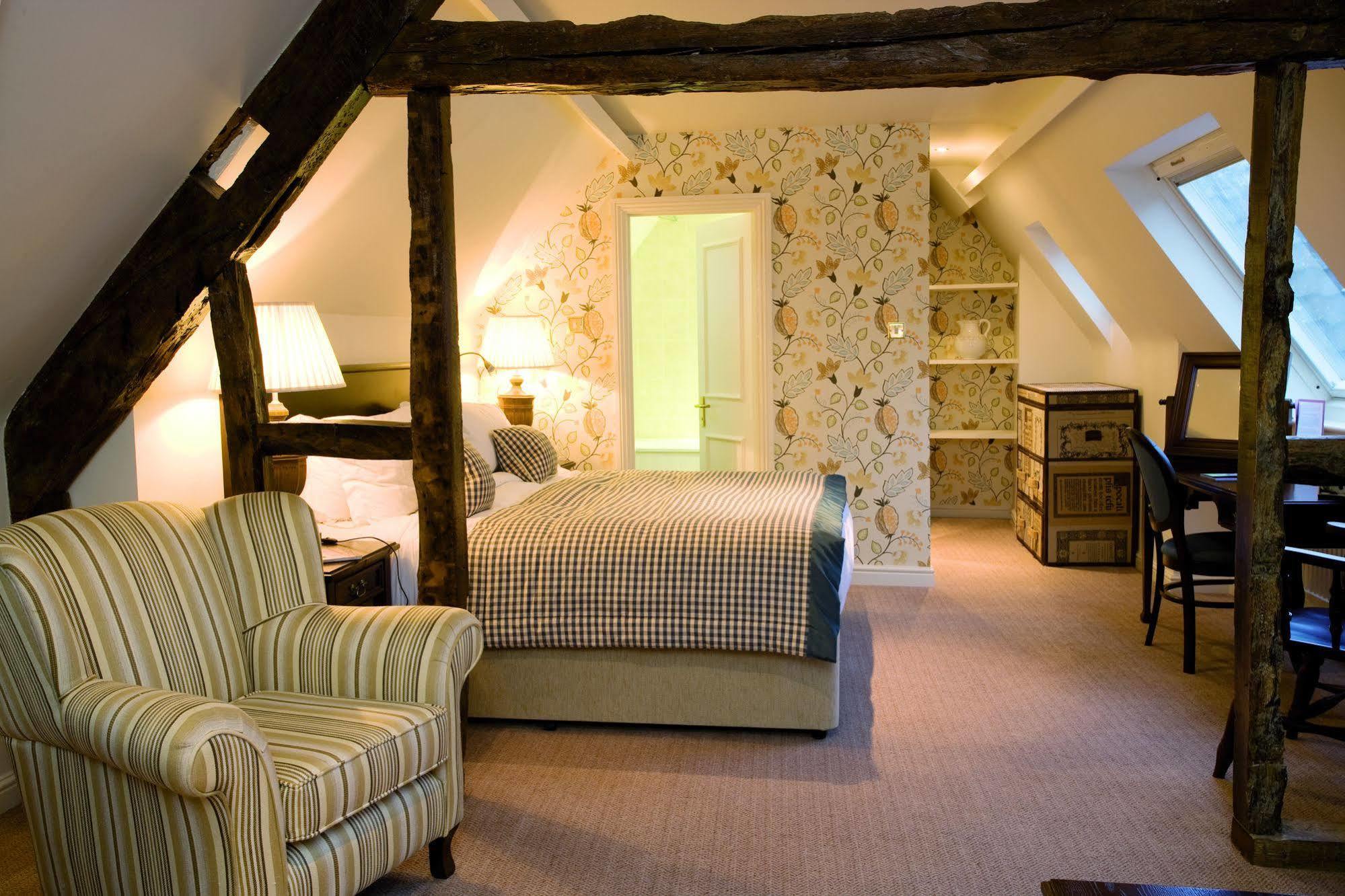 The Fleece At سيرنسيستر المظهر الخارجي الصورة A room at the hotel