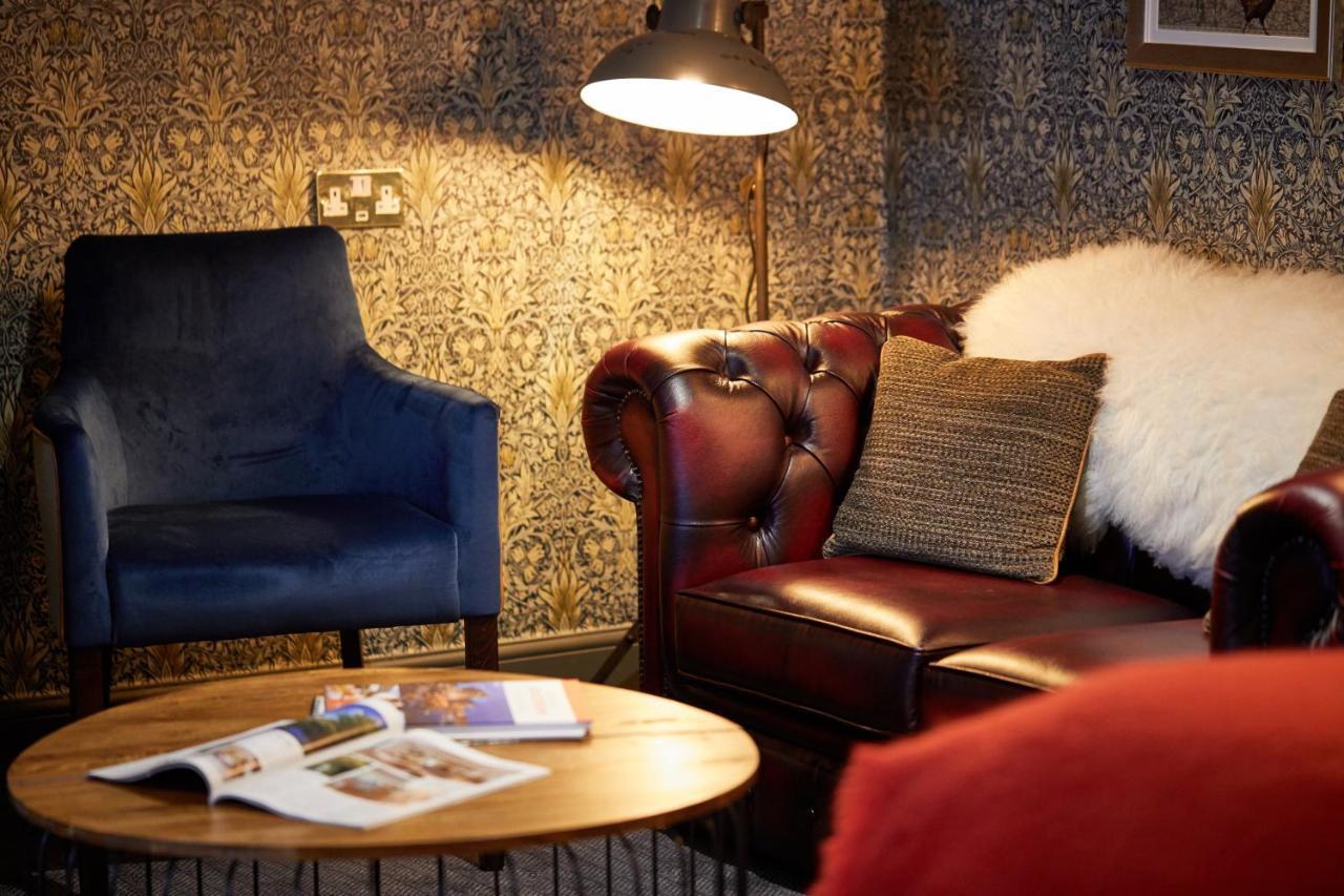 The Fleece At سيرنسيستر المظهر الخارجي الصورة The interior of the lounge